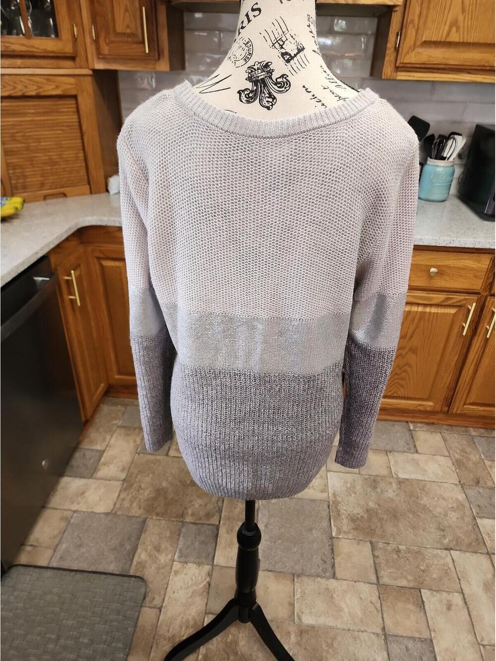 Sweater - Picture 3 of 9
